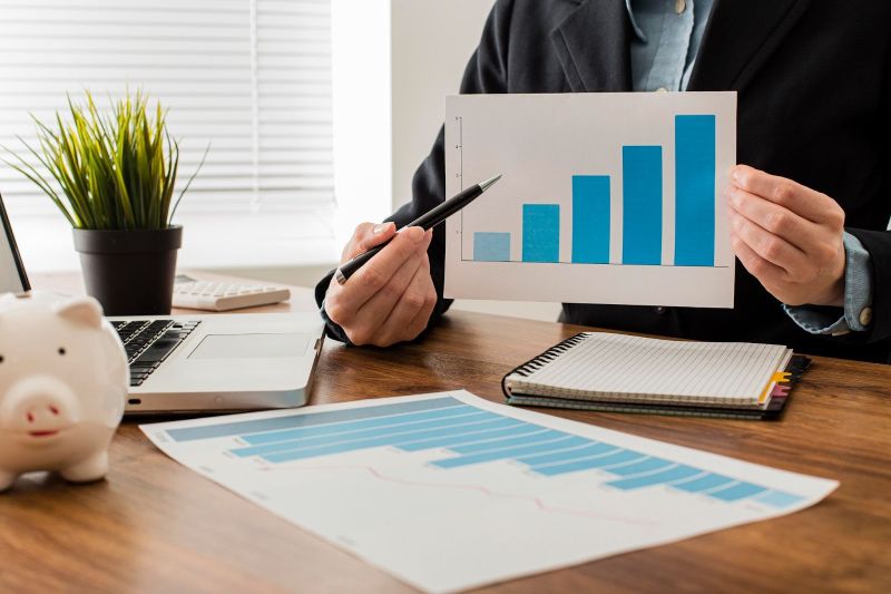 Measuring Sales Performance: The Key Metrics You Need to Know Sales performance metrics provide valuable insights into your team's effectiveness and success.