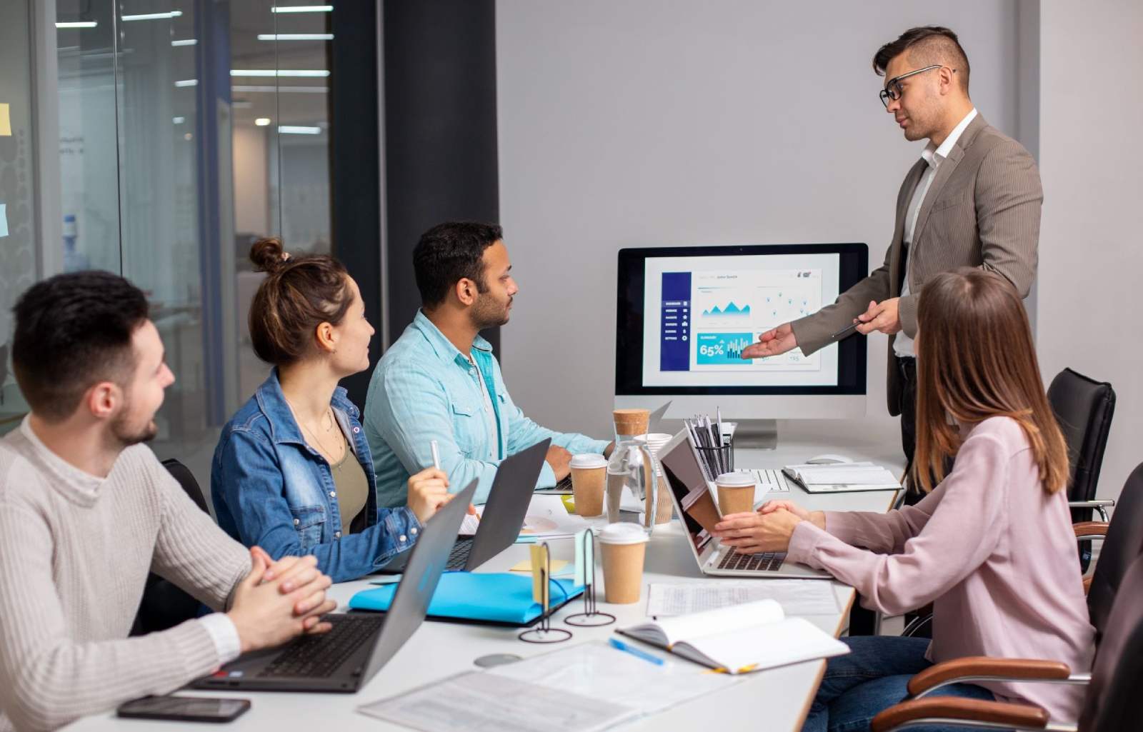 LinkedIn marketing for B2B companies strategy focused on lead generation, sales outreach, and building meaningful business connections on LinkedIn.