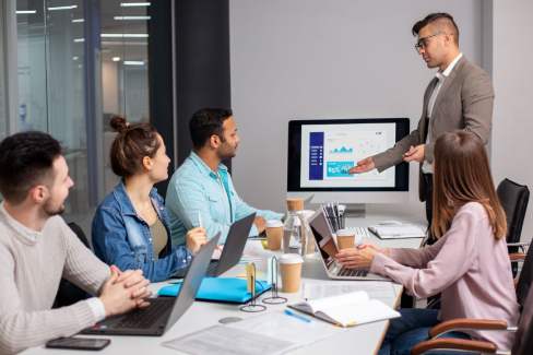 LinkedIn marketing for B2B companies strategy focused on lead generation, sales outreach, and building meaningful business connections on LinkedIn.